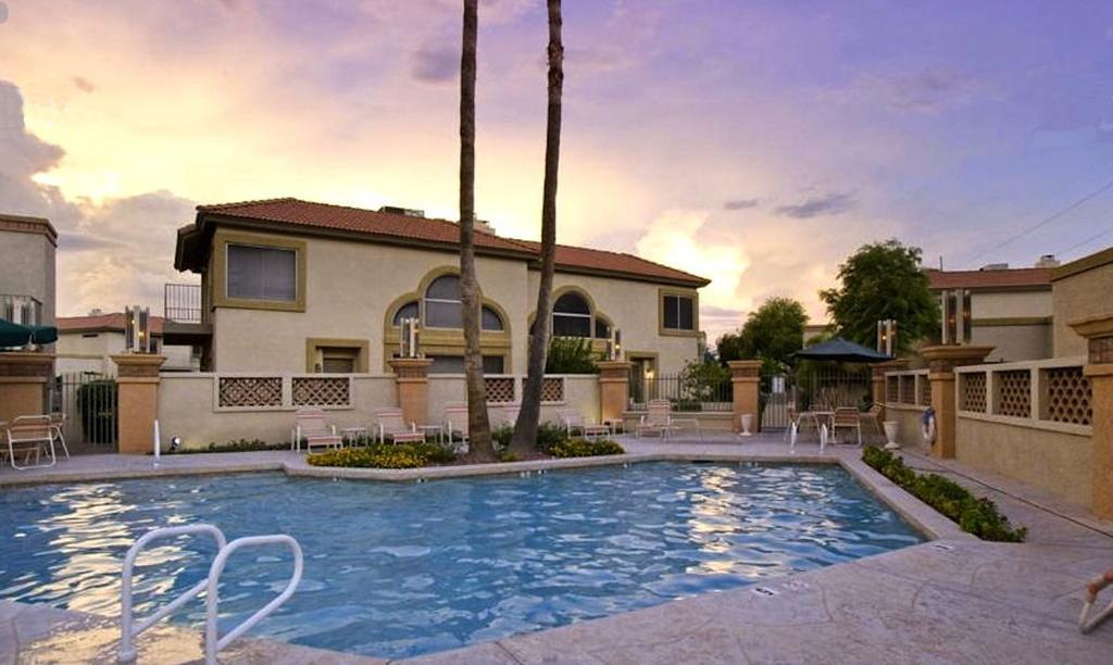 Private Resort Community Surrounded By Mountains W/3 Pool-Spa Complexes, All Heated & Open 24/7/365! 피닉스 외부 사진